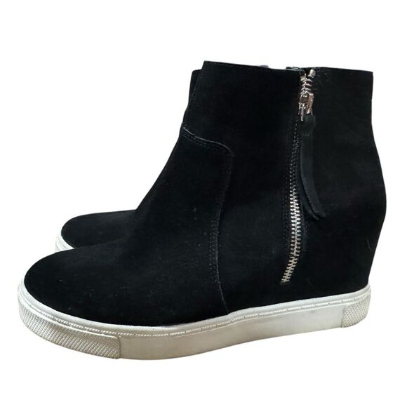 Steve Madden Black Suede Ankle Boots, size 8.5 - Picture 3 of 7